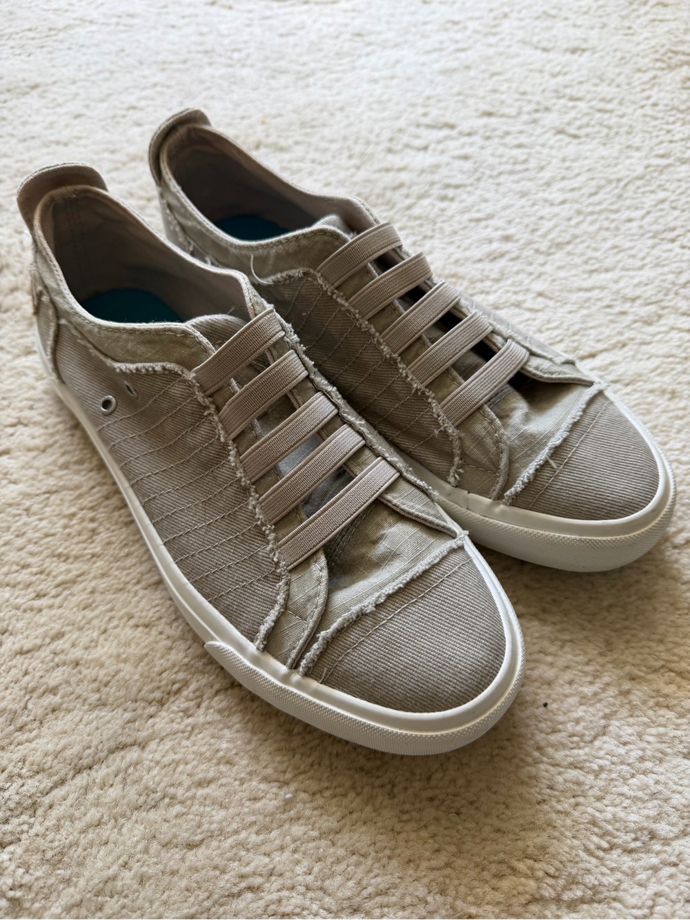 Blowfish Malibu Slip-on Tennis Shoes Size 8.5